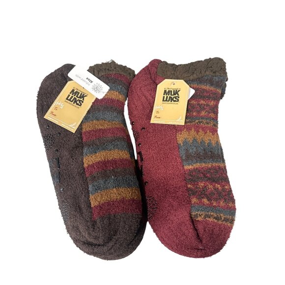 Muk Luks Aloe Infused Slipper Socks L/XL Set of 2 Non-Skid Sole Brown Burgundy - Picture 1 of 5